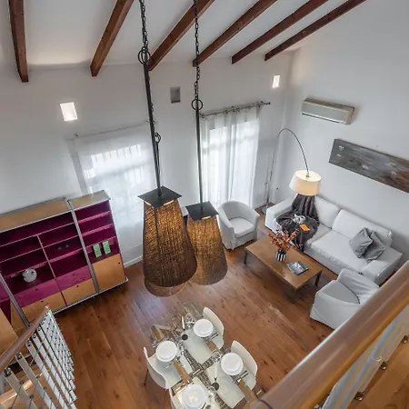 Unika Homes Porvenir アパート