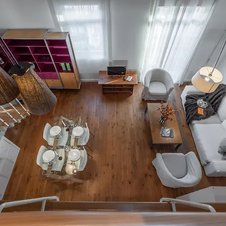 Unika Homes Porvenir アパート *