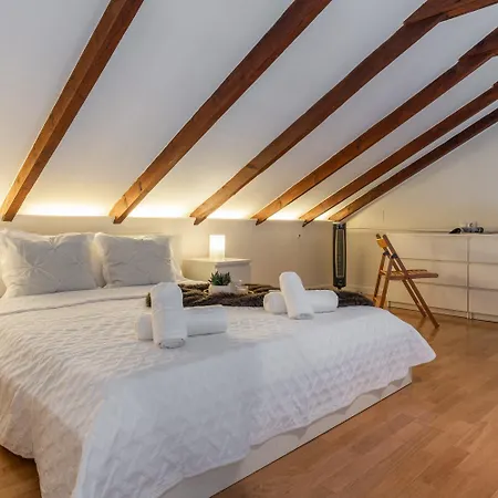 Unika Homes Porvenir * セビリア